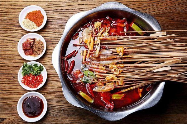 签签向上串串麻辣烫小吃加盟
