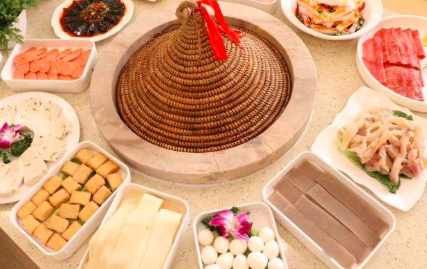 草帽蒸汽石锅鱼