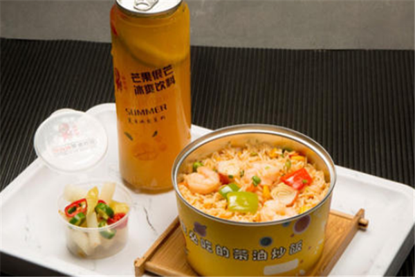 囧多多易拉罐茶油炒饭加盟