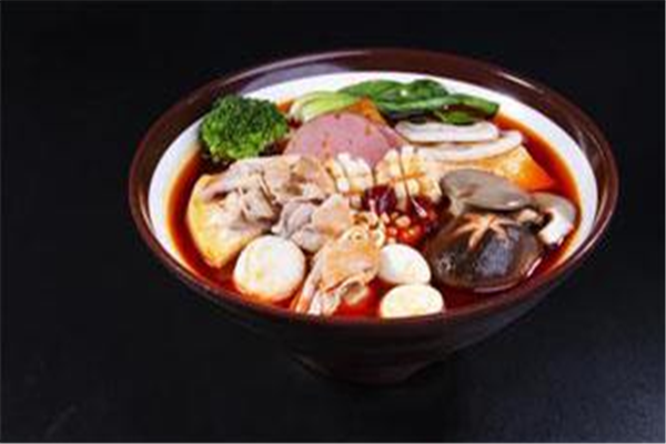 焱唇麻辣烫加盟
