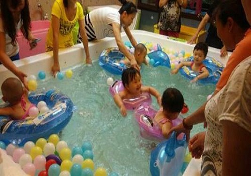 悦儿湾婴儿游泳馆加盟