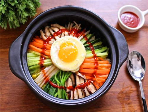 釜槿缘石锅拌饭加盟