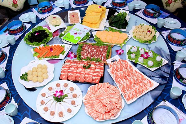 名都晓荷塘火锅加盟