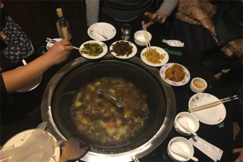 关东铁锅炖加盟