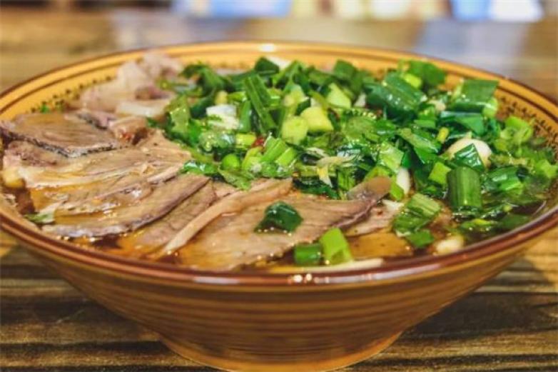 毕节砂锅羊肉粉加盟