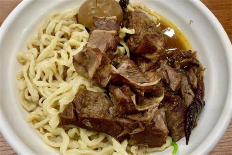 尚胖牛排板面加盟