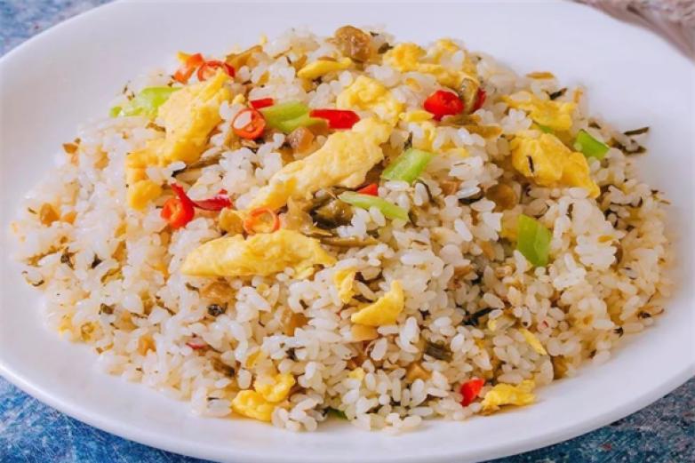 小块头炒饭加盟