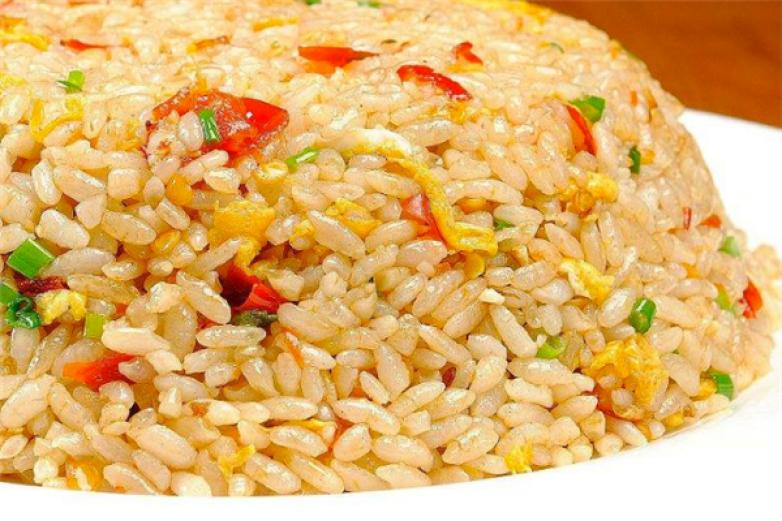 小块头炒饭加盟